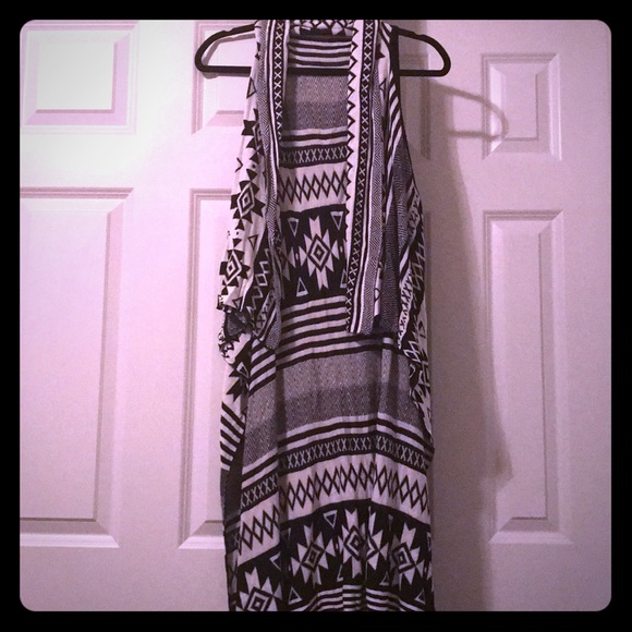 Black & white Aztec duster vest - Picture 1 of 2